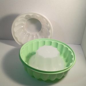 Tupperware 3 Piece Jello Mold